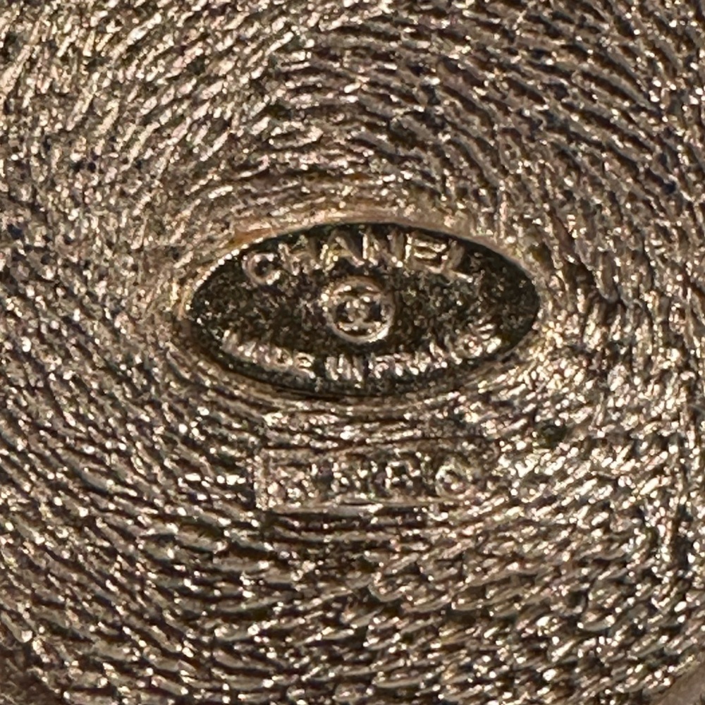 CHANEL Gold Medallion Necklace - Picture 6 of 8